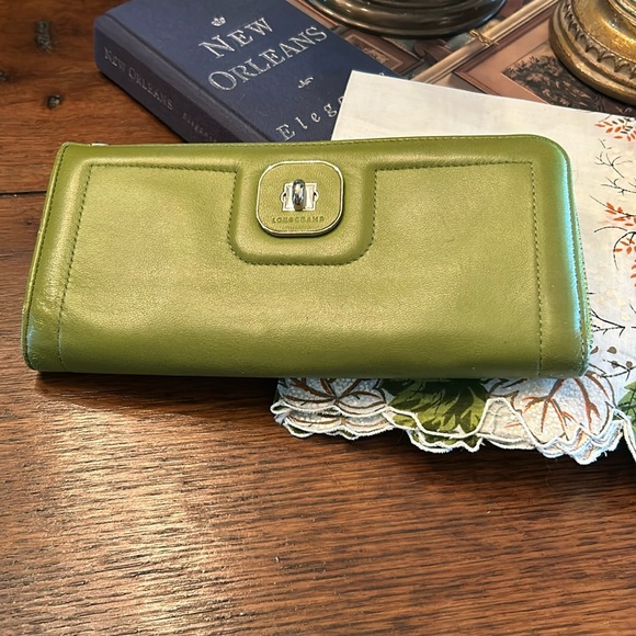 Longchamp Vintage Lime Green Wallet